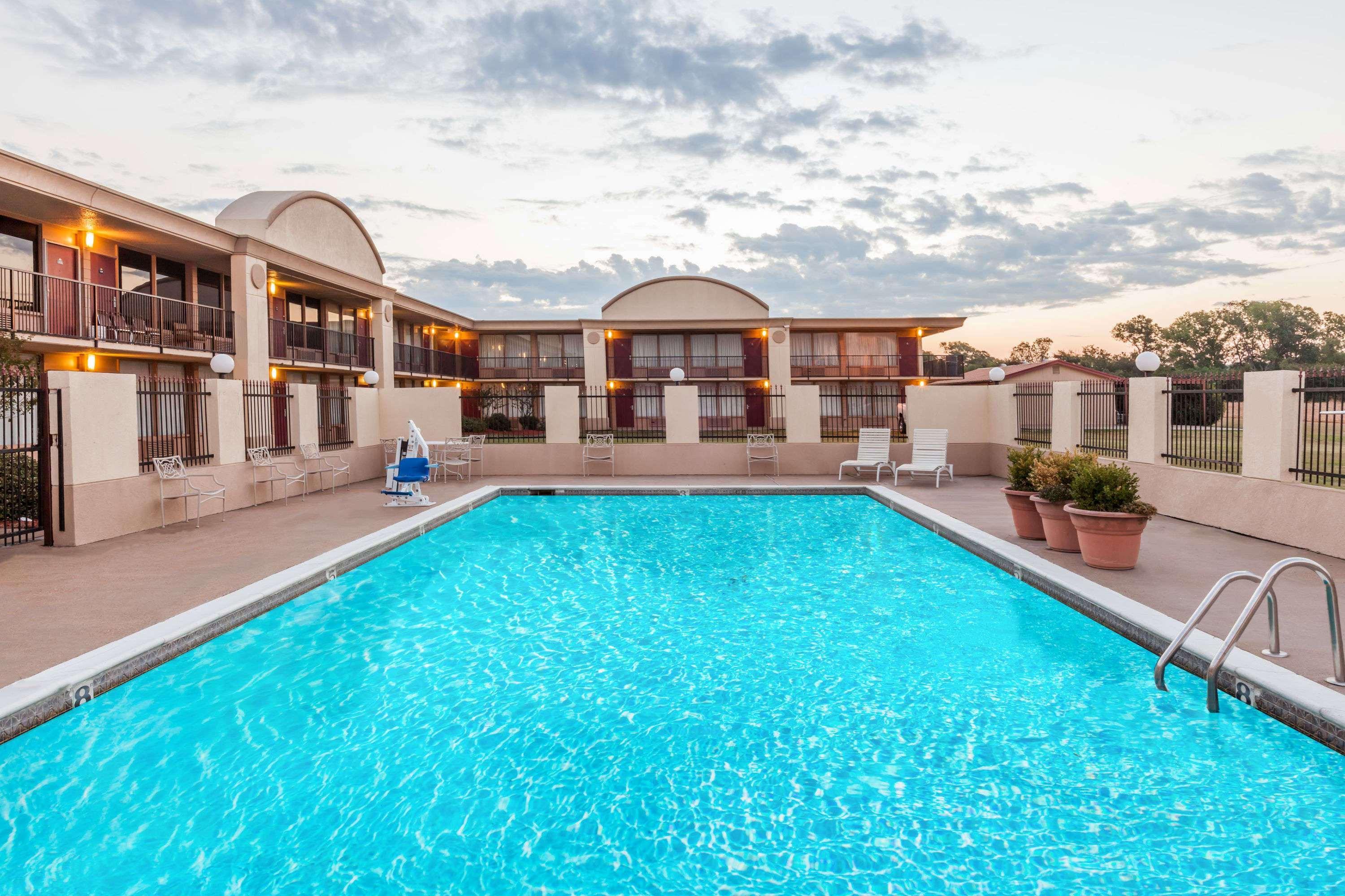 Days Inn By Wyndham Hillsboro Tx Extérieur photo